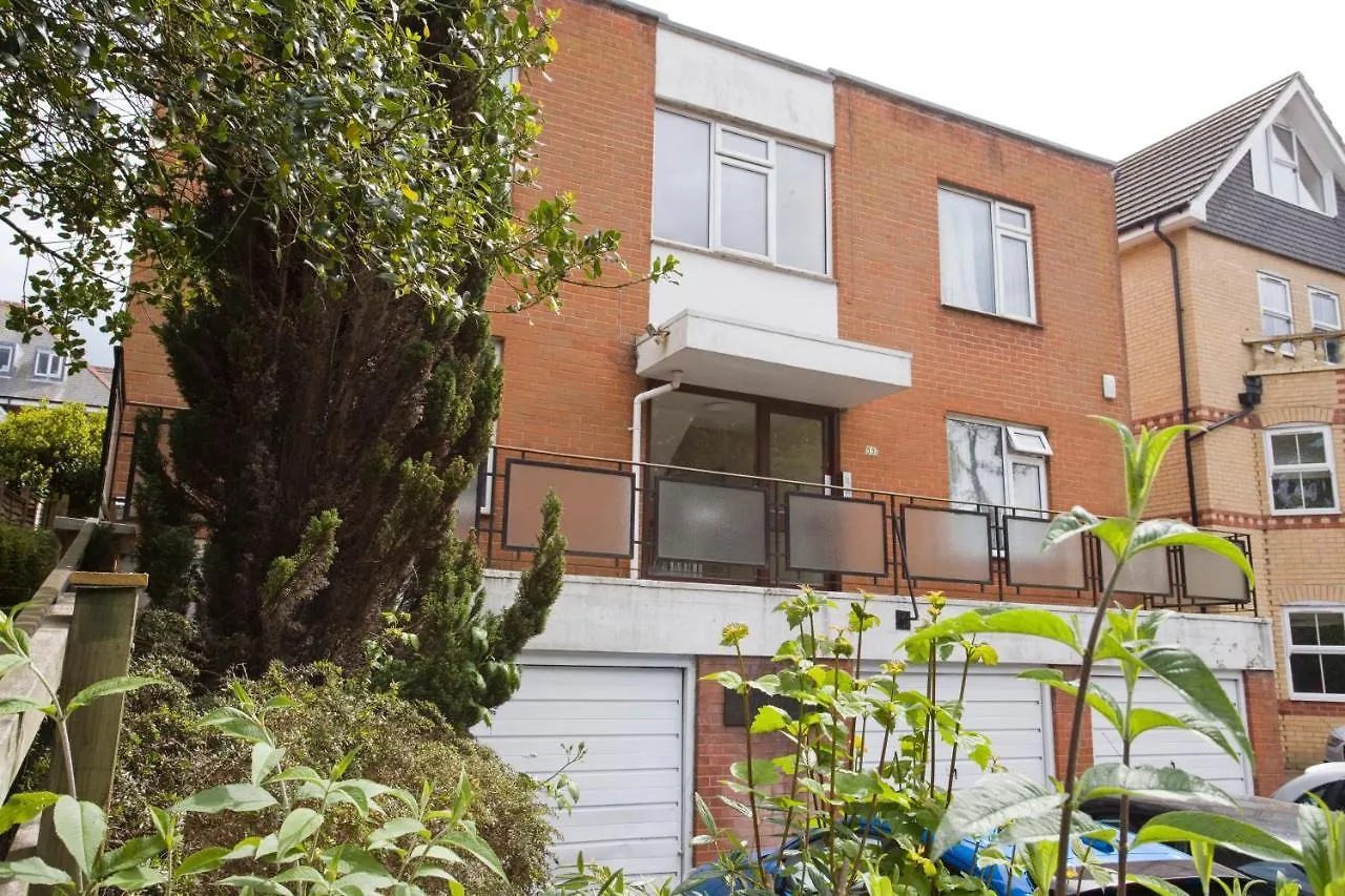 Chine Gardens - 2 Bedroom Apartment Bournemouth