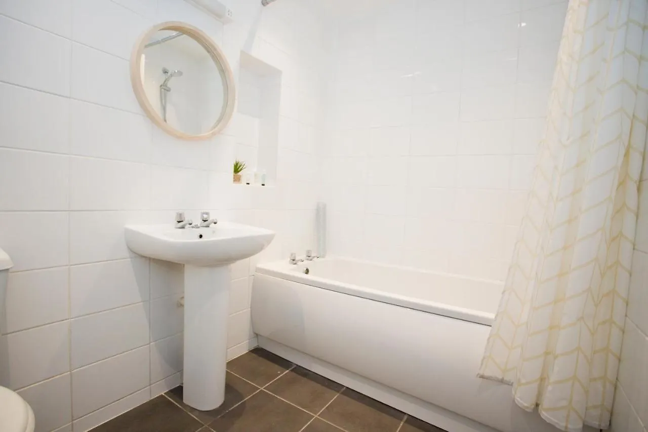 Chine Gardens - 2 Bedroom Apartment Bournemouth United Kingdom